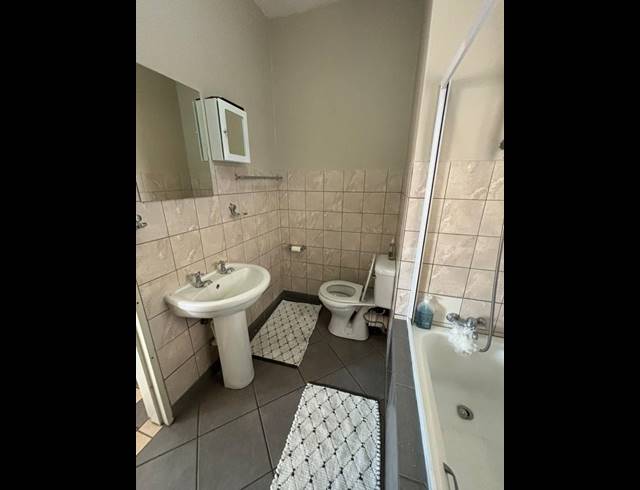 1 BEDROOM PROPERTY TO RENT IN BULT WEST